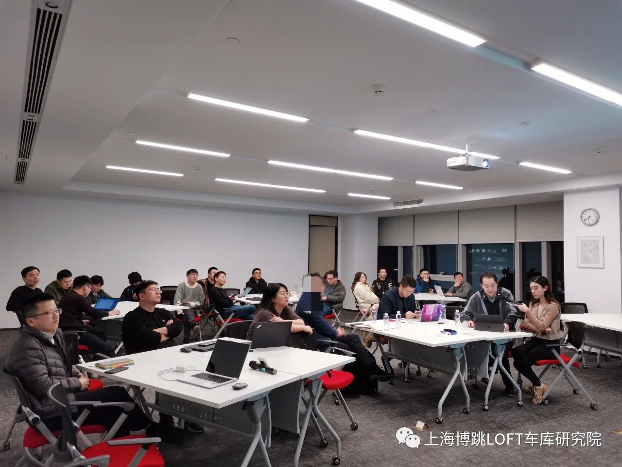 石嘴山杭州LOFT车库专题会